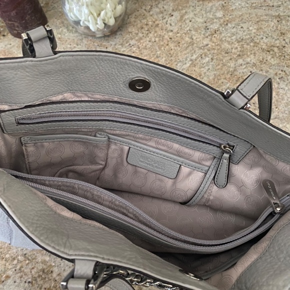 Michael Kors Grey leather purse with braided handle - Picture 2 of 4